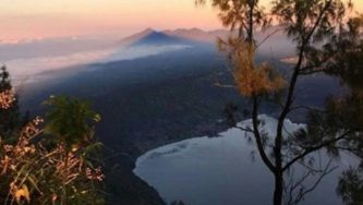 Mount Abang Sunrise Trekking Tour